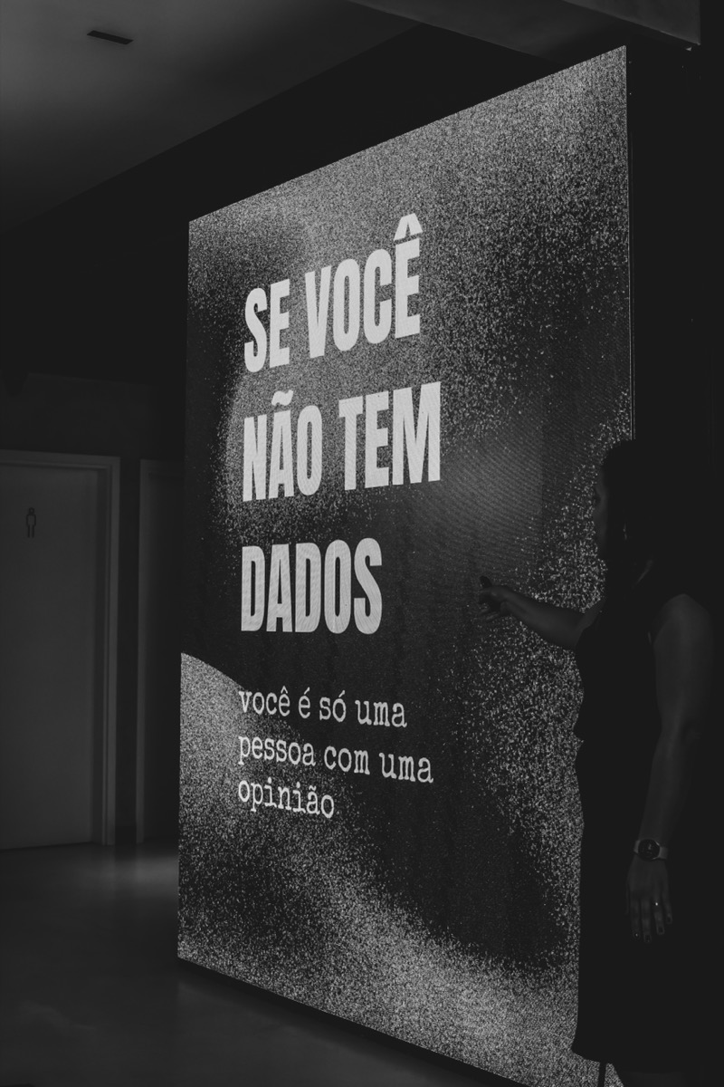 Rubia diante do slide: se você não tem dados, você é só uma pessoa com uma opinião